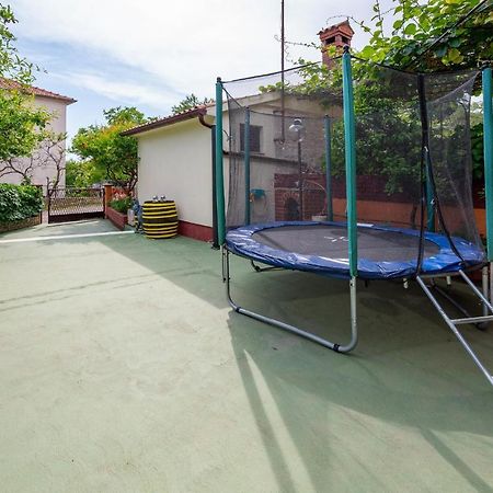 1 Bedroom Amazing Apartment In Peruski Exterior photo
