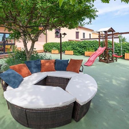 1 Bedroom Amazing Apartment In Peruski Exterior photo