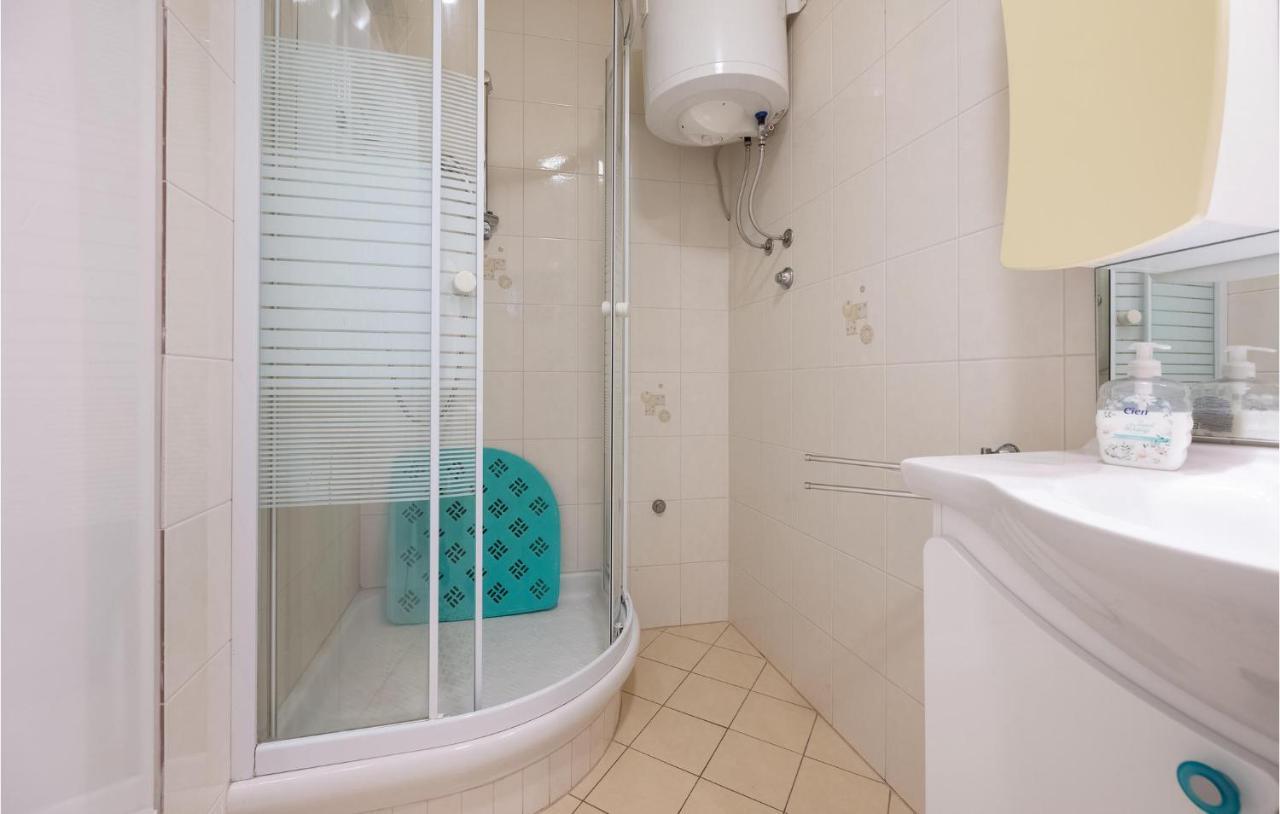 1 Bedroom Amazing Apartment In Peruski Exterior photo