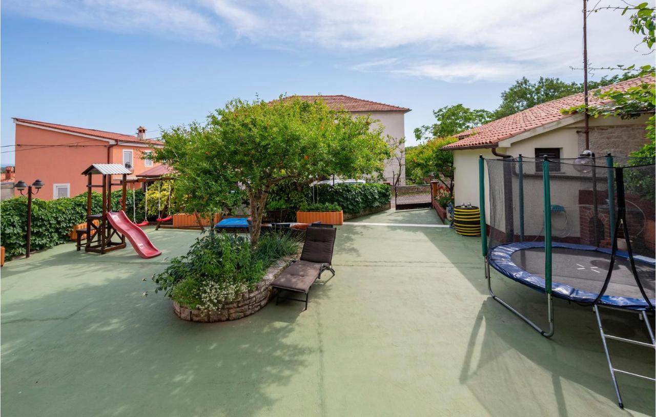 1 Bedroom Amazing Apartment In Peruski Exterior photo